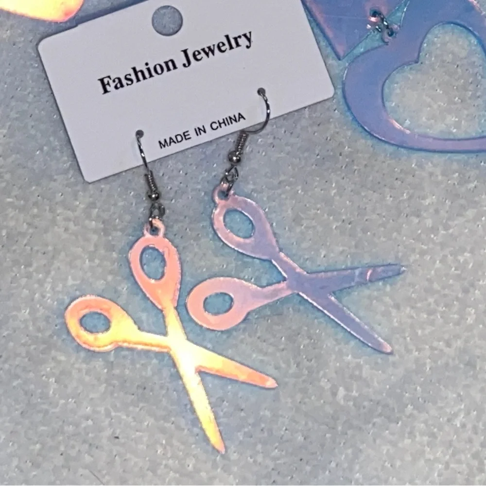 ✂️New Hair Cutting ✂️ Earrings- Fun & Super Cute- Beautician and Girls Will 💗🩵 - Picture 1 of 7